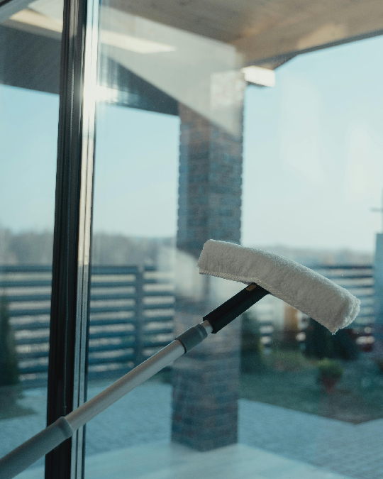 Luxury Glass Cleaning in Saket