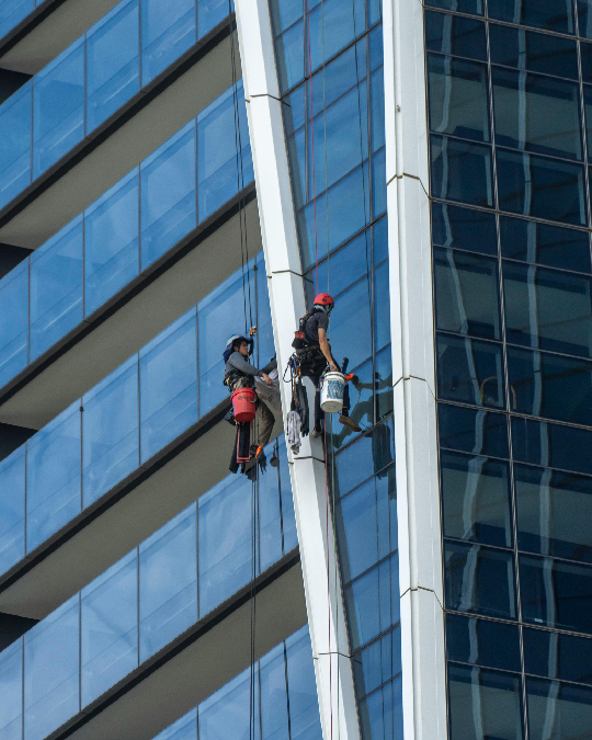 Exterior Glass Cleaning in India Gate & Mandi House